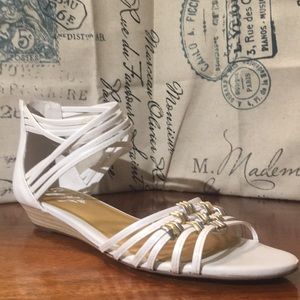 Seychelles carousel sandal